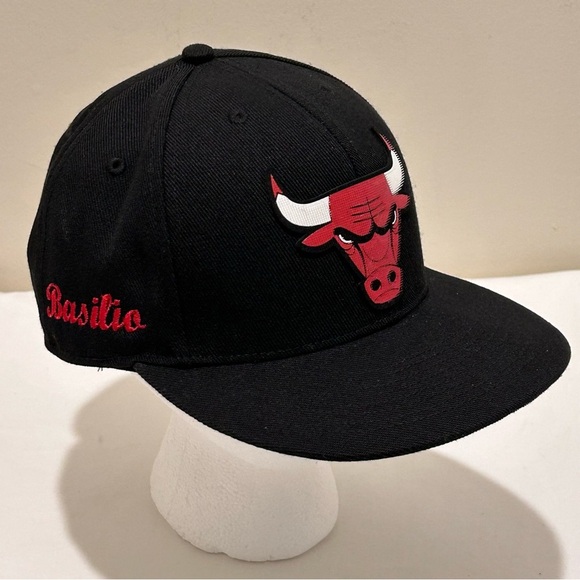 Chicago Bulls Ultra Game NBA Official Black Flat Bill Snap-Back Cap Hat - Picture 4 of 10